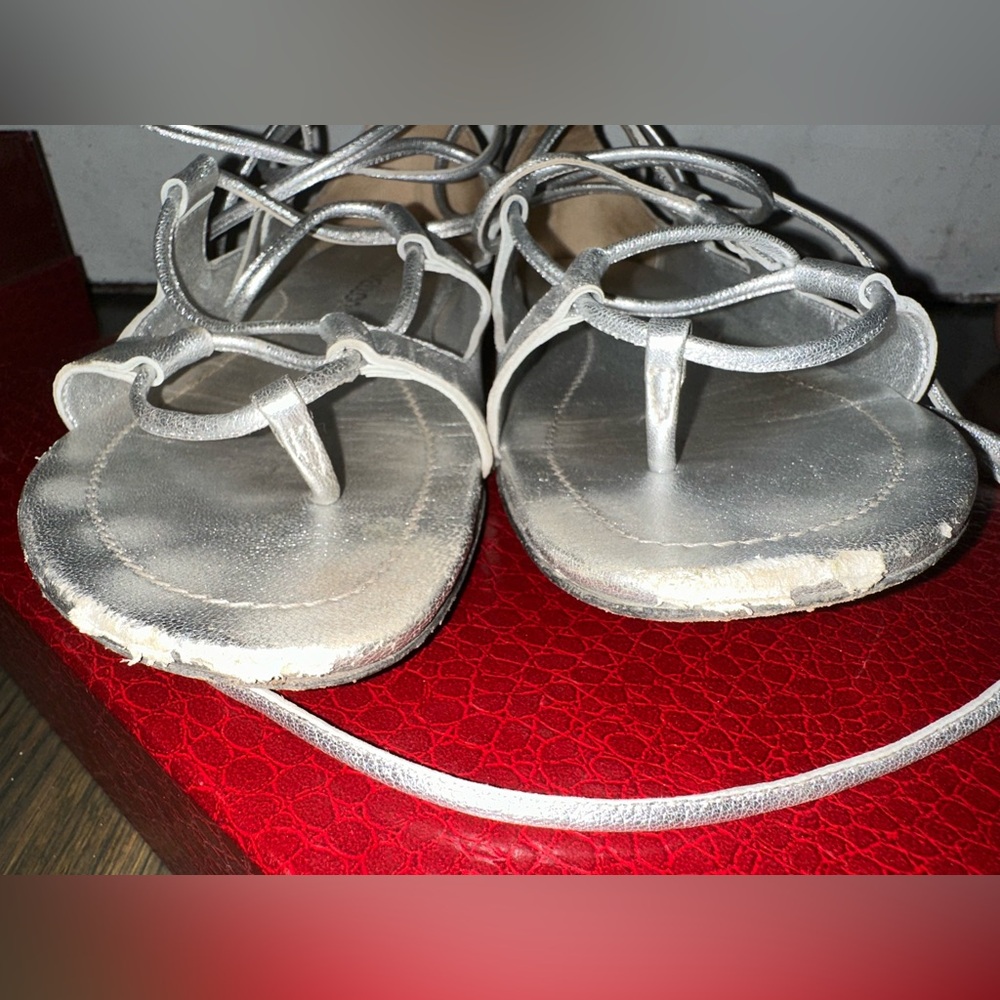 Tamara Mellon Chill Out Metallic leather Silver Strappy Sandals Flats size 38.5 - Picture 5 of 9